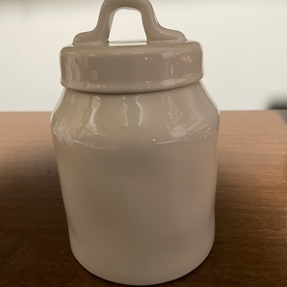 Rae Dunn Christmas BELIEVE Canister w/ Red Santa Hat & JOY Cup - Picture 3 of 11